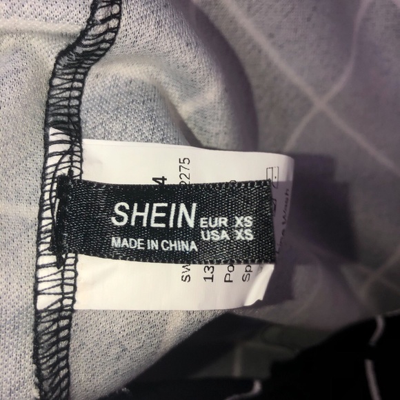 SHEIN black patterned crop top - Picture 4 of 4